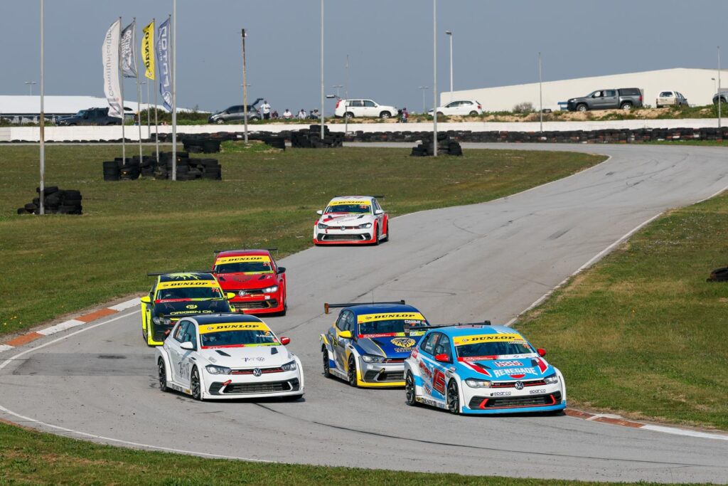 Jason Loosmore leads a pack of SupeCup cars at Aldo Scribante